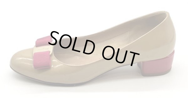 画像3: OLD FERRAGAMO(オールドフェラガモ) ベージュパテントレザー×ピンクヴァラリボンパンプス 5 1/2C (3)