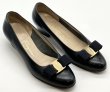 画像12: OLD FERRAGAMO(オールドフェラガモ) ネイビーレザーヴァラリボンパンプス 5 1/2C (12)