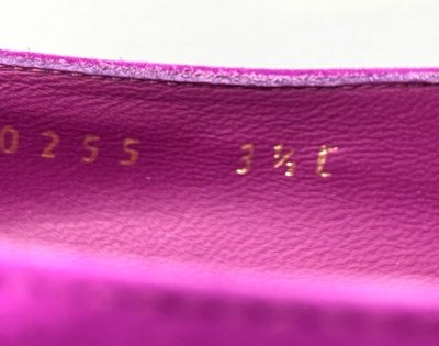 画像2: OLD FERRAGAMO(オールドフェラガモ)パープルスエードチャンキーヒールパンプス 3 1/2C