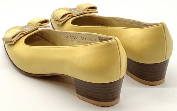 画像13: OLD FERRAGAMO(オールドフェラガモ) イエローレザーヴァラリボンパンプス 4 1/2D (13)