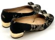 画像12: OLD FERRAGAMO(オールドフェラガモ) ブラック×ゴールドレースヴァラリボンパンプス 4D (12)
