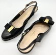 画像19: OLD FERRAGAMO(オールドフェラガモ) ブラックレザーヴァラリボンバックストラップパンプス 8C (19)