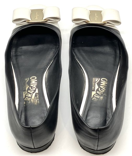 画像10: OLD FERRAGAMO(オールドフェラガモ) ホワイト×ブラックバイカラーレザーヴァリナリボンフラットシューズ 6 1/2D (10)
