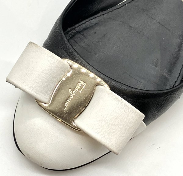 画像7: OLD FERRAGAMO(オールドフェラガモ) ホワイト×ブラックバイカラーレザーヴァリナリボンフラットシューズ 6 1/2D (7)