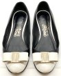 画像9: OLD FERRAGAMO(オールドフェラガモ) ホワイト×ブラックバイカラーレザーヴァリナリボンフラットシューズ 6 1/2D (9)