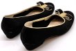 画像12: OLD FERRAGAMO(オールドフェラガモ) ブラックスエード×ゴールドパイピングヴァラリボンパンプス 8 1/2B (12)
