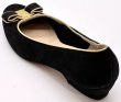 画像3: OLD FERRAGAMO(オールドフェラガモ) ブラックスエード×ゴールドパイピングヴァラリボンパンプス 8 1/2B (3)