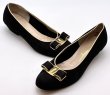 画像13: OLD FERRAGAMO(オールドフェラガモ) ブラックスエード×ゴールドパイピングヴァラリボンパンプス 8 1/2B (13)