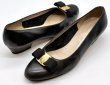 画像17: OLD FERRAGAMO(オールドフェラガモ) ブラックレザーヴァラリボンパンプス 7 1/2C (17)