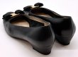 画像13: OLD FERRAGAMO(オールドフェラガモ) ブラックレザーヴァラリボンパンプス 7 1/2C (13)