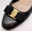 画像7: OLD FERRAGAMO(オールドフェラガモ) ブラックレザーヴァラリボンパンプス 7 1/2C (7)
