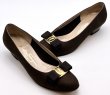 画像16: OLD FERRAGAMO(オールドフェラガモ) ダークブラウンスエードヴァラリボンパンプス 6 1/2C (16)
