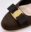 画像7: OLD FERRAGAMO(オールドフェラガモ) ダークブラウンスエードヴァラリボンパンプス 6 1/2C (7)