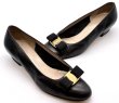 画像16: OLD FERRAGAMO(オールドフェラガモ) ブラックレザーヴァラリボンパンプス 7 1/2C (16)