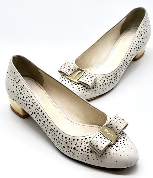 画像16: OLD FERRAGAMO(オールドフェラガモ) ホワイト×ゴールドスターカッティングヴァラリボンパンプス 6 1/2D (16)