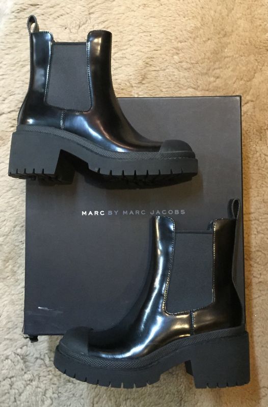 MARC BY MARC JACOBS（マークバイマークジェイコブス)ブラックレザー 