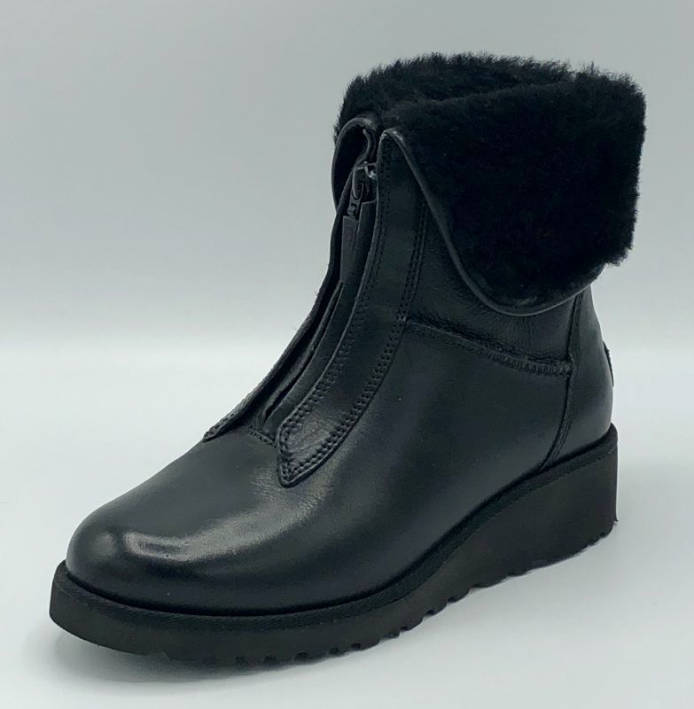 UGG AUSTRALIA(アグオーストラリア)ブラックレザーフロントジップ2way